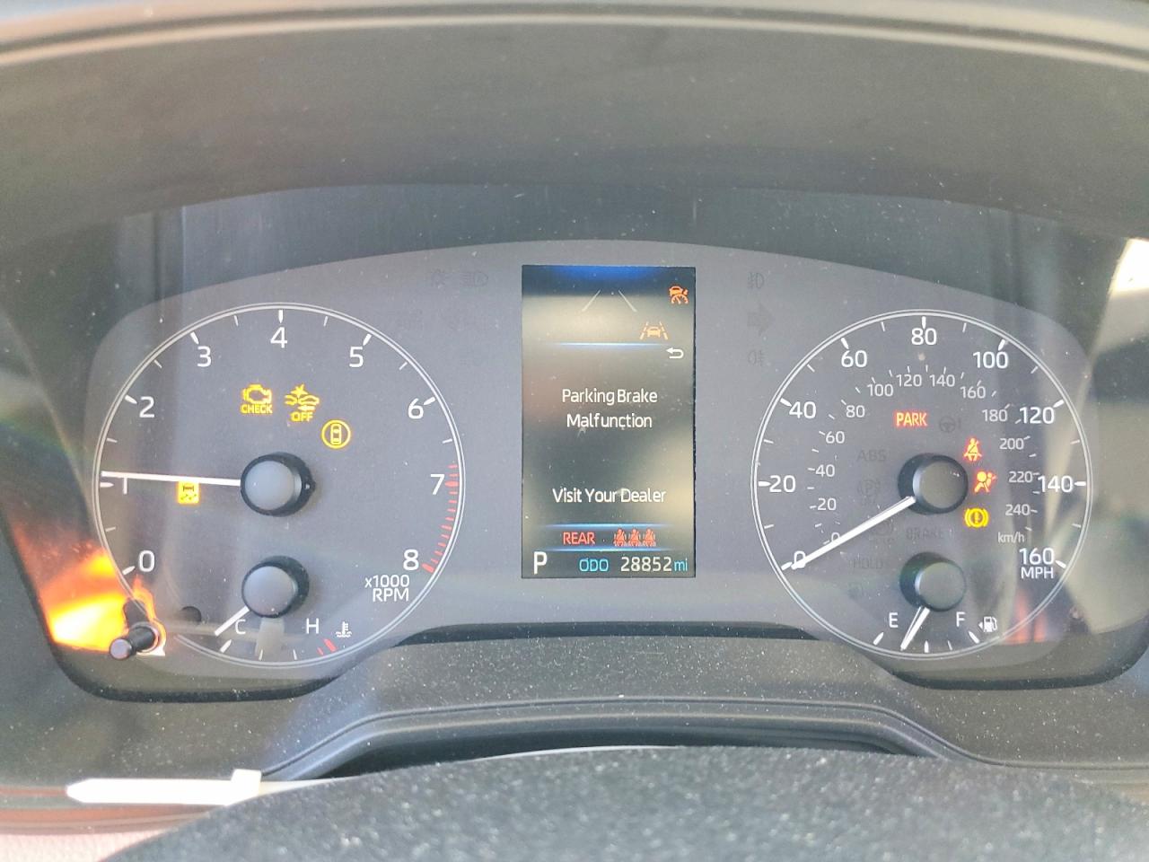 2023 TOYOTA COROLLA CROSS LE photo 25