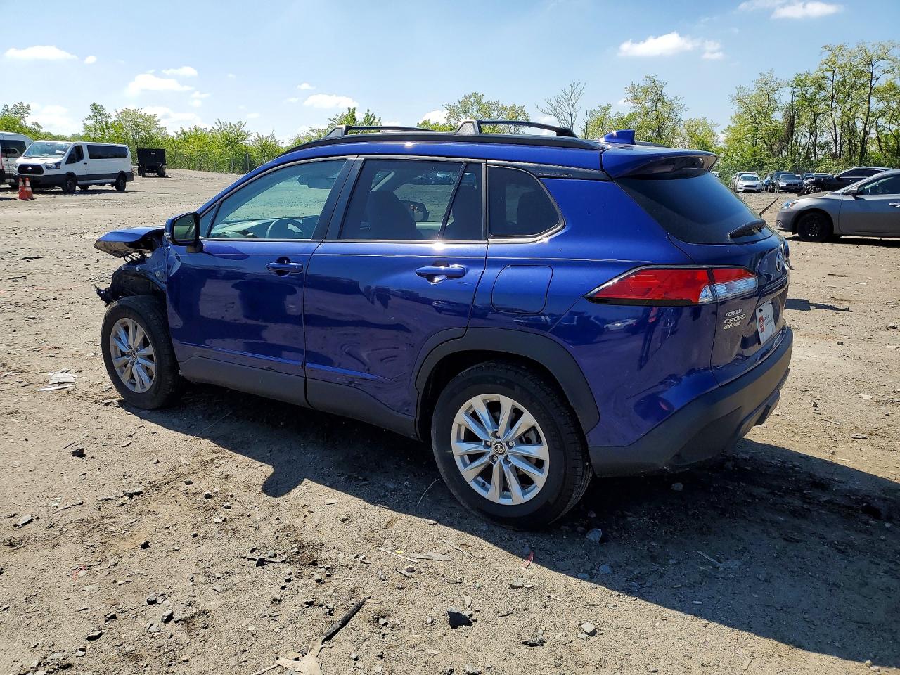 2023 TOYOTA COROLLA CROSS LE photo 4