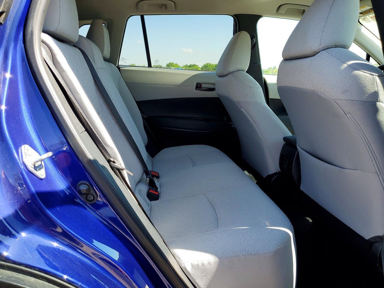 2023 TOYOTA COROLLA CROSS LE photo 31