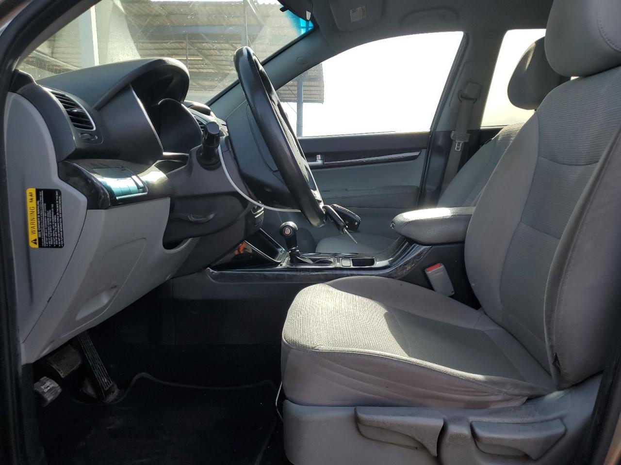 2014 KIA SORENTO LX photo 13