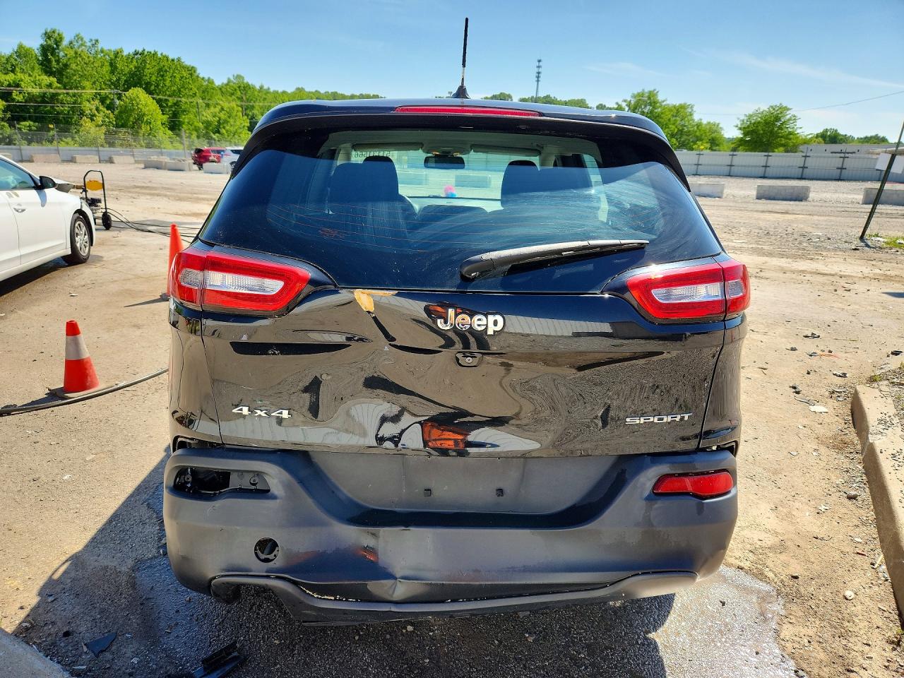 2015 JEEP CHEROKEE SPORT photo 16