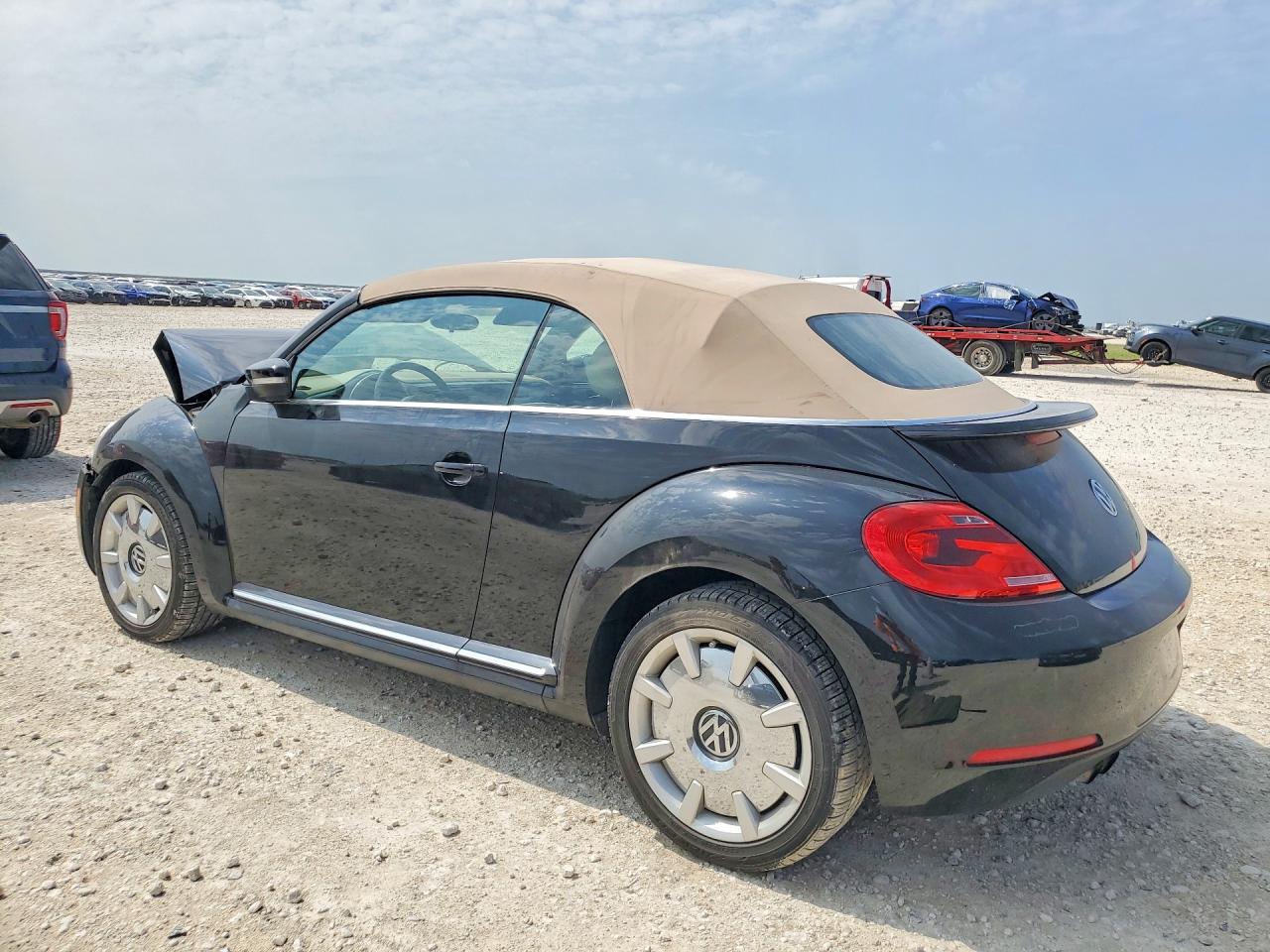 2015 VOLKSWAGEN BEETLE 1.8T photo 3