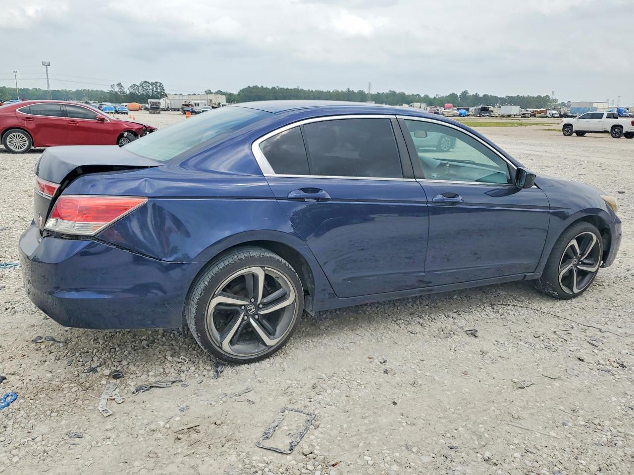 2012 HONDA ACCORD LX photo 7