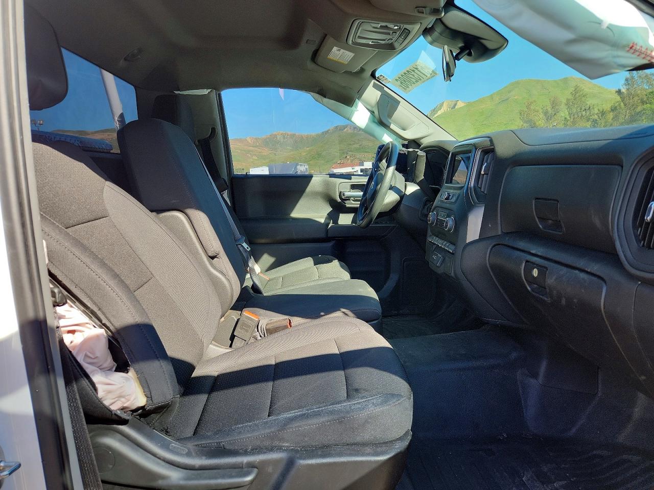 2025 CHEVROLET SILVERADO C1500 photo 10