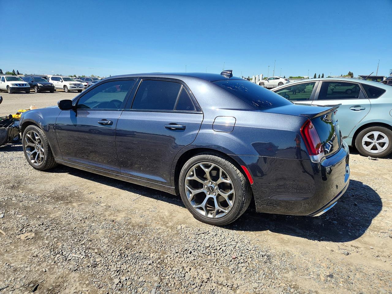 2016 CHRYSLER 300 S photo 2