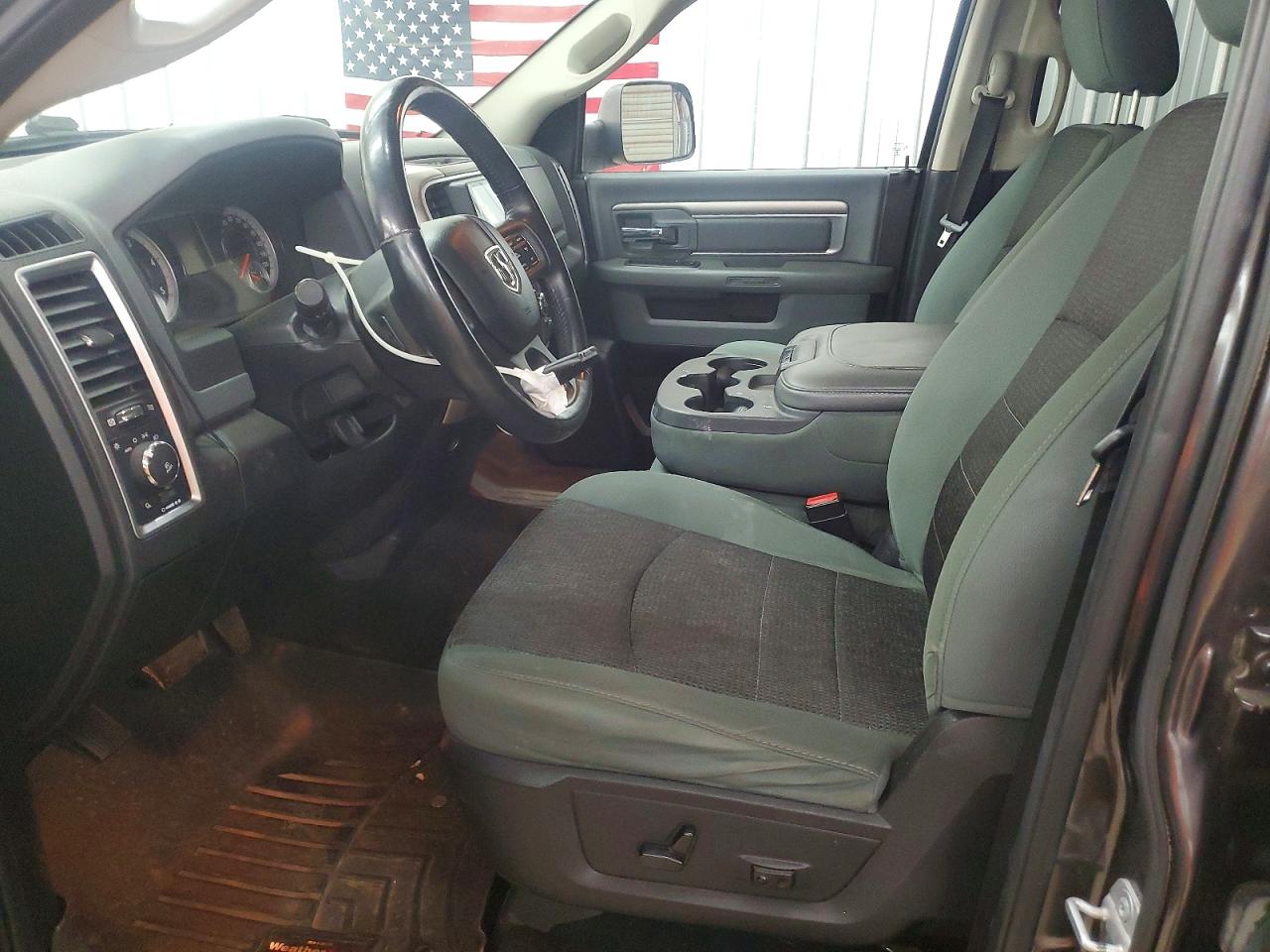 2014 RAM 1500 SLT photo 7