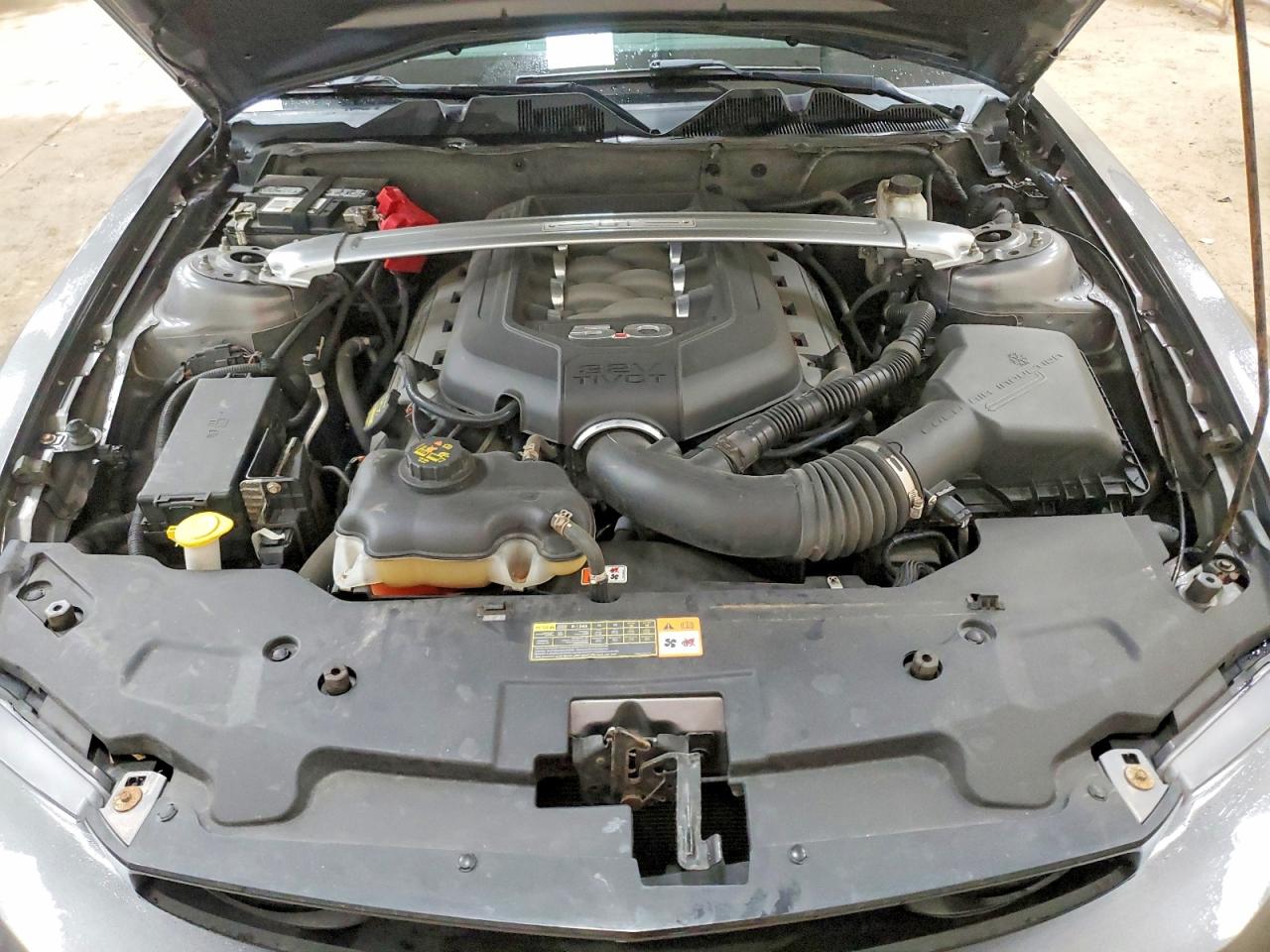 2012 FORD MUSTANG GT photo 21