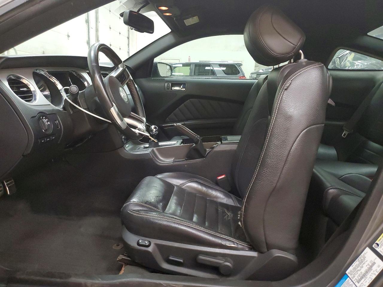 2012 FORD MUSTANG GT photo 13