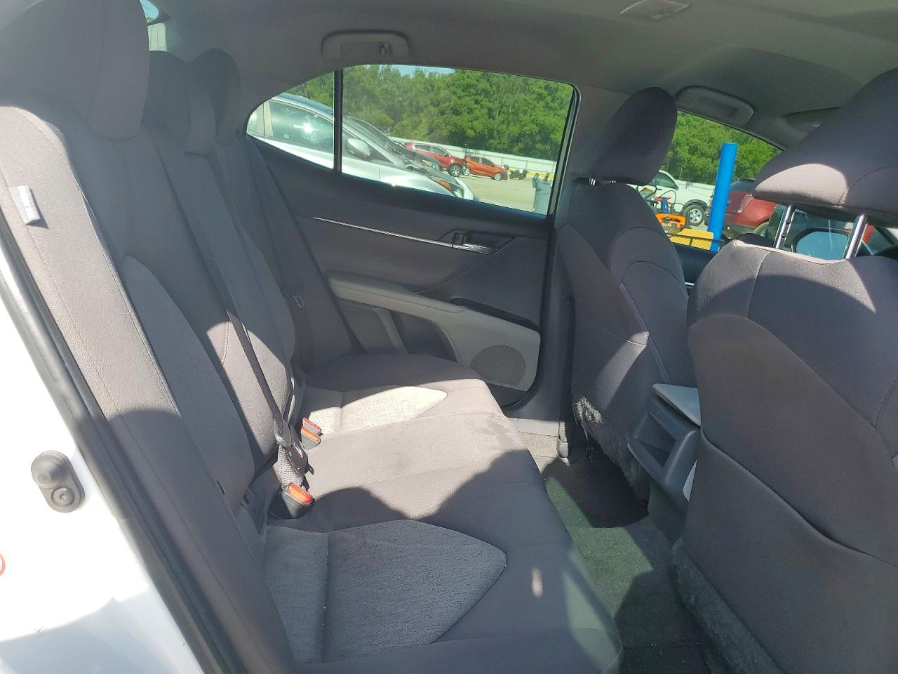 2018 TOYOTA CAMRY LE photo 19