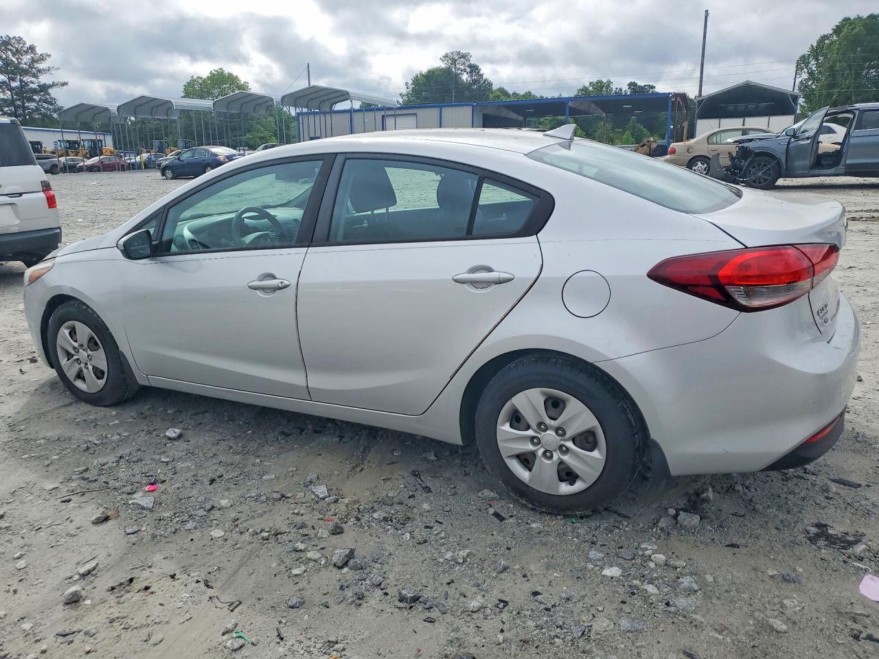 2017 KIA FORTE photo 4