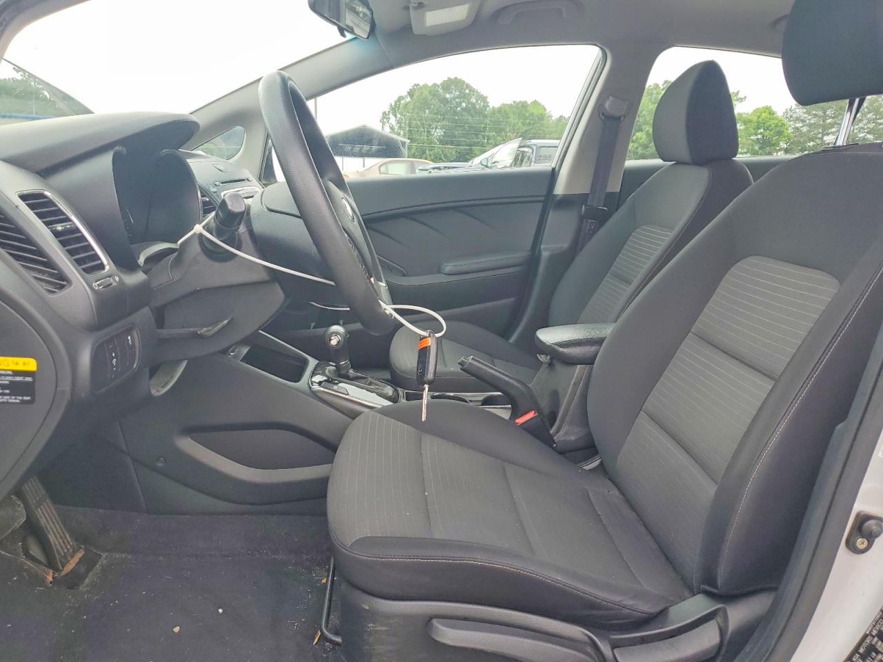 2017 KIA FORTE photo 19