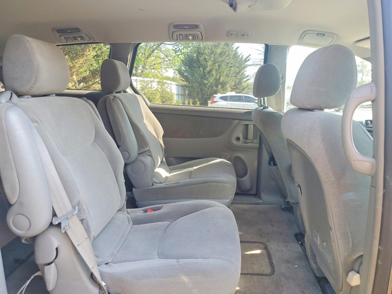 2004 TOYOTA SIENNA LE 7 PASSENGER photo 21