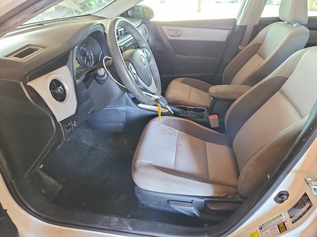 2017 TOYOTA COROLLA LE photo 19