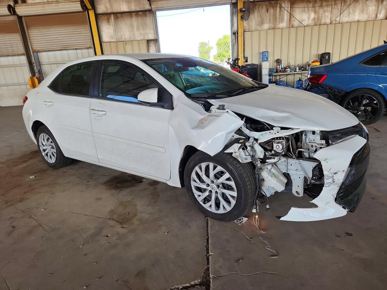2017 TOYOTA COROLLA LE photo 10
