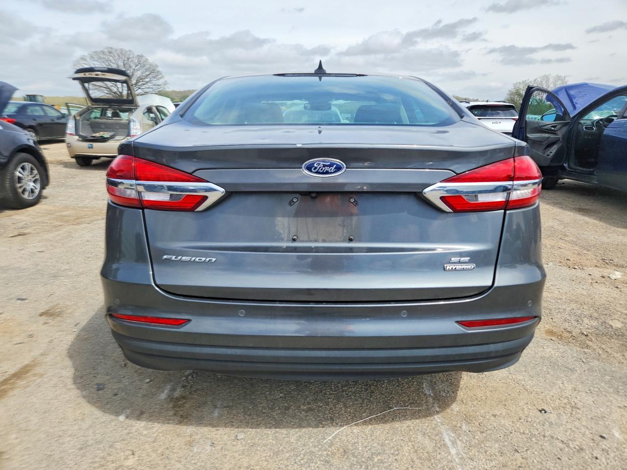 2020 FORD FUSION SE photo 16