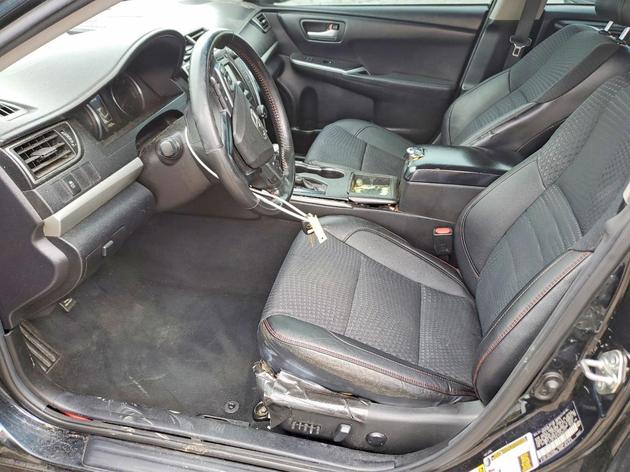 2015 TOYOTA CAMRY SE photo 13