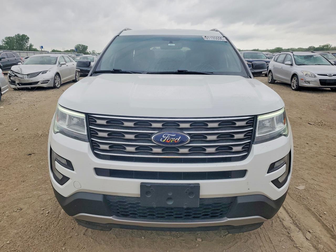 2017 FORD EXPLORER XLT photo 9