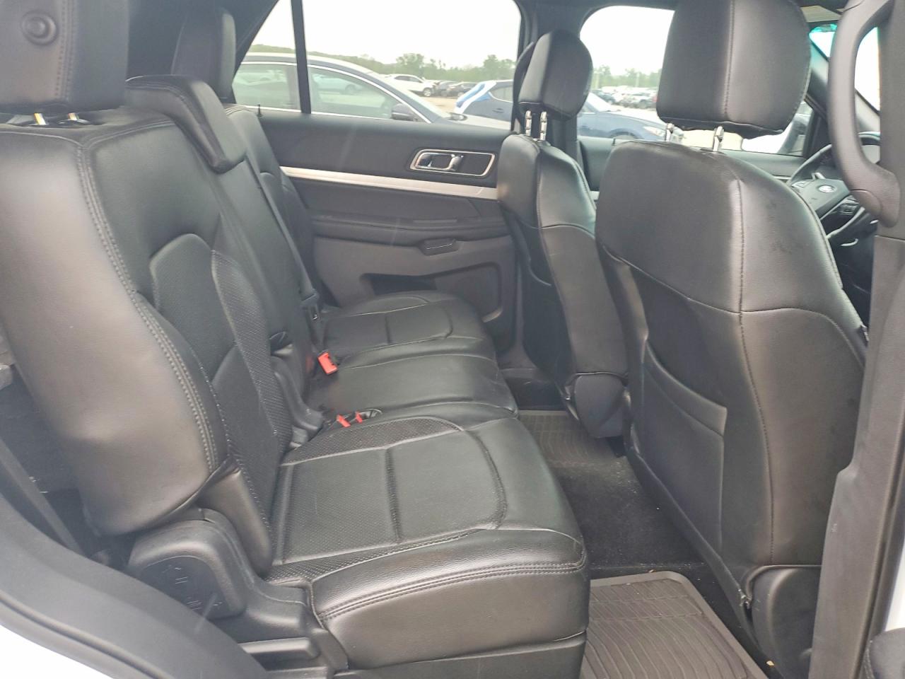 2017 FORD EXPLORER XLT photo 21