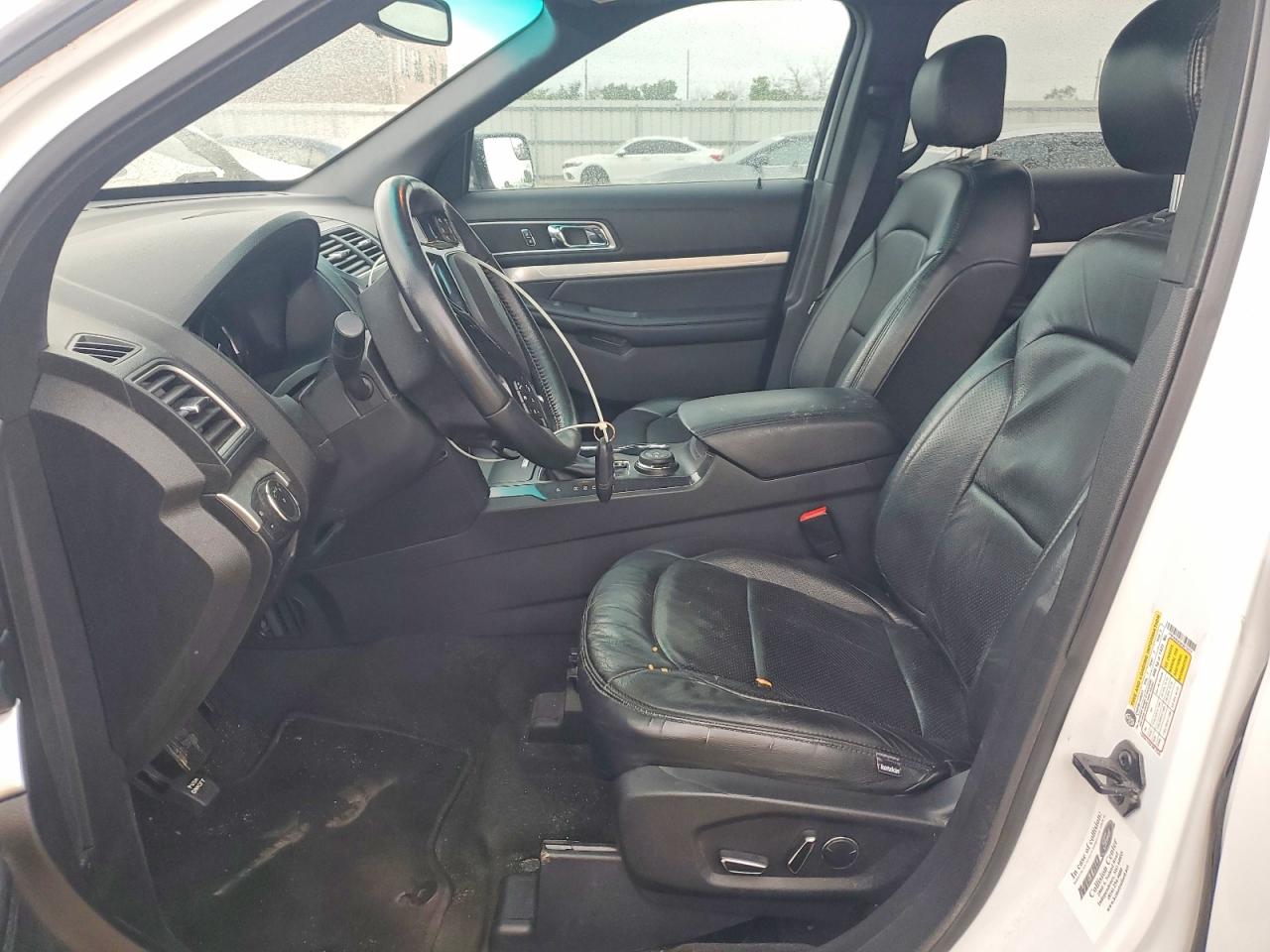 2017 FORD EXPLORER XLT photo 13