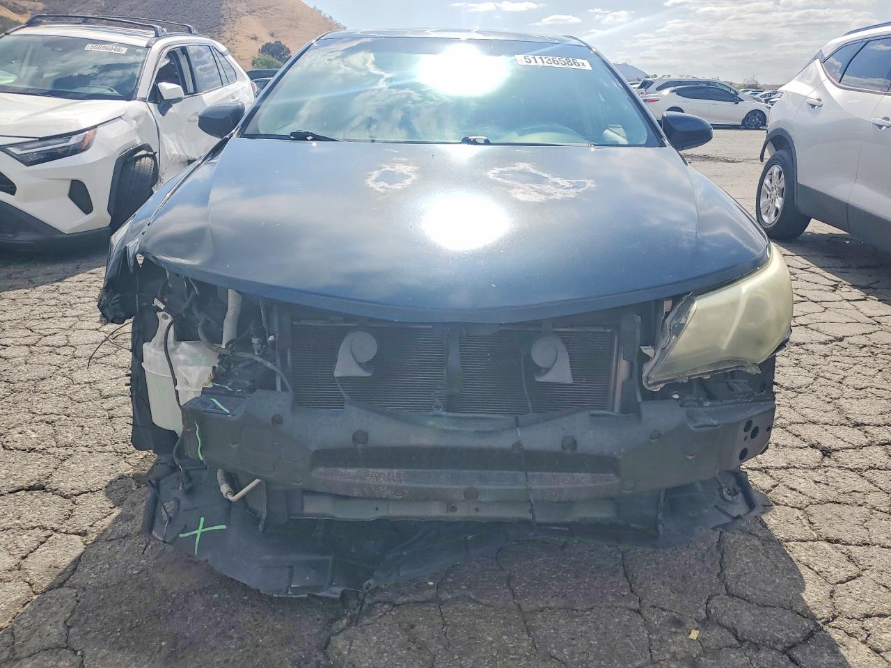 2014 TOYOTA CAMRY SE photo 9