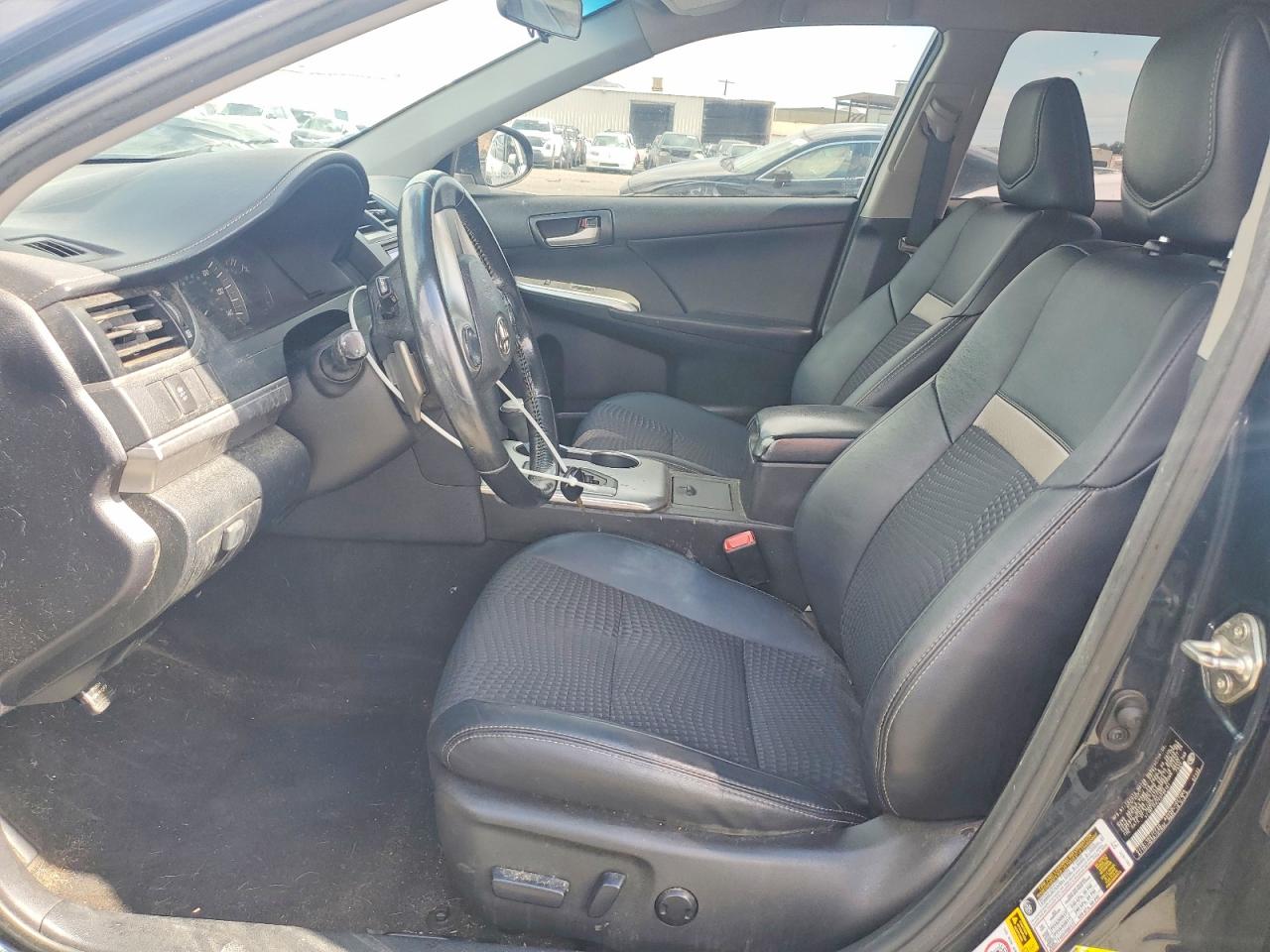 2014 TOYOTA CAMRY SE photo 13