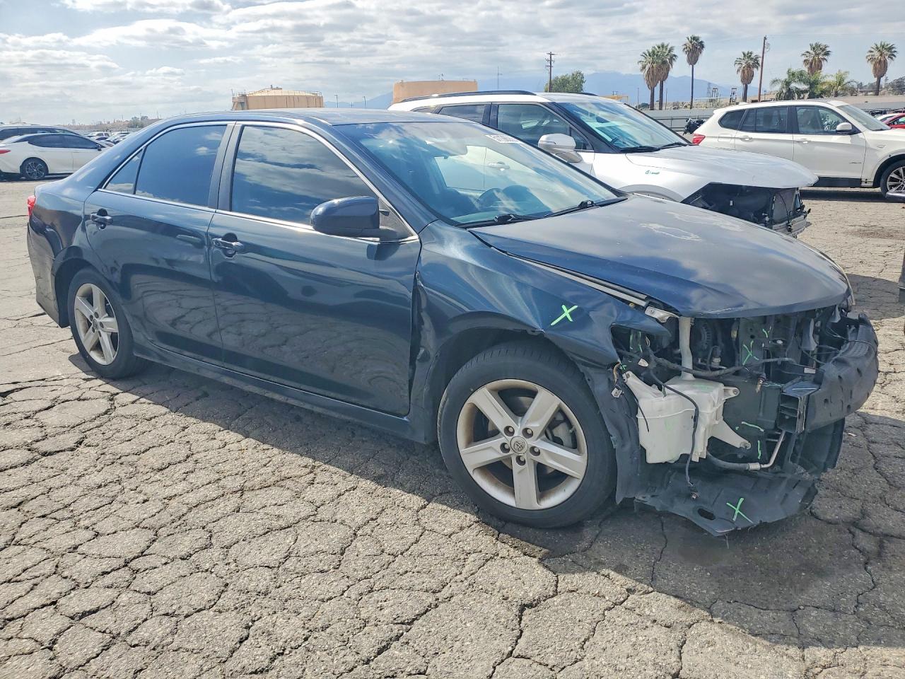 2014 TOYOTA CAMRY SE photo 7