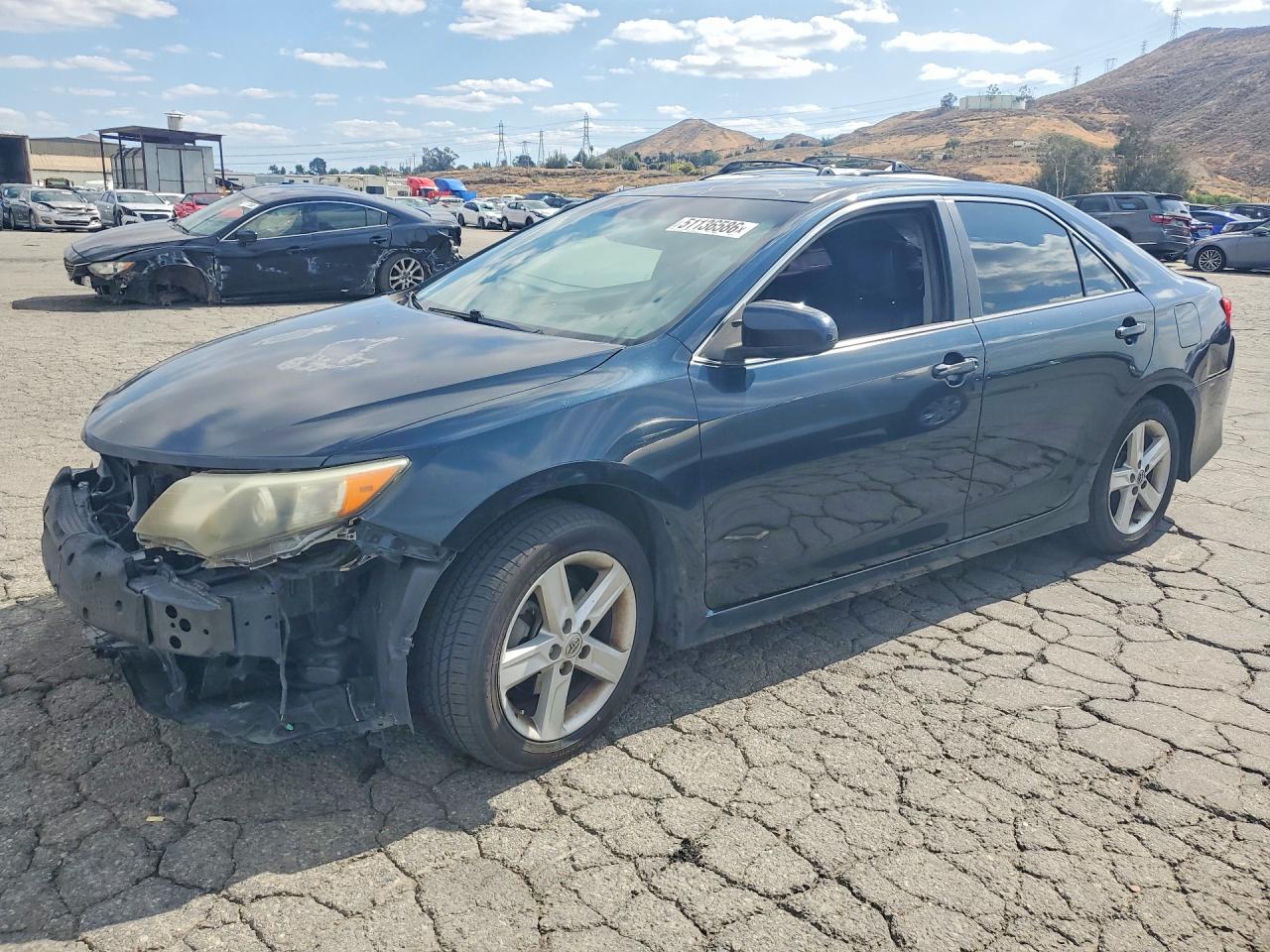 2014 TOYOTA CAMRY