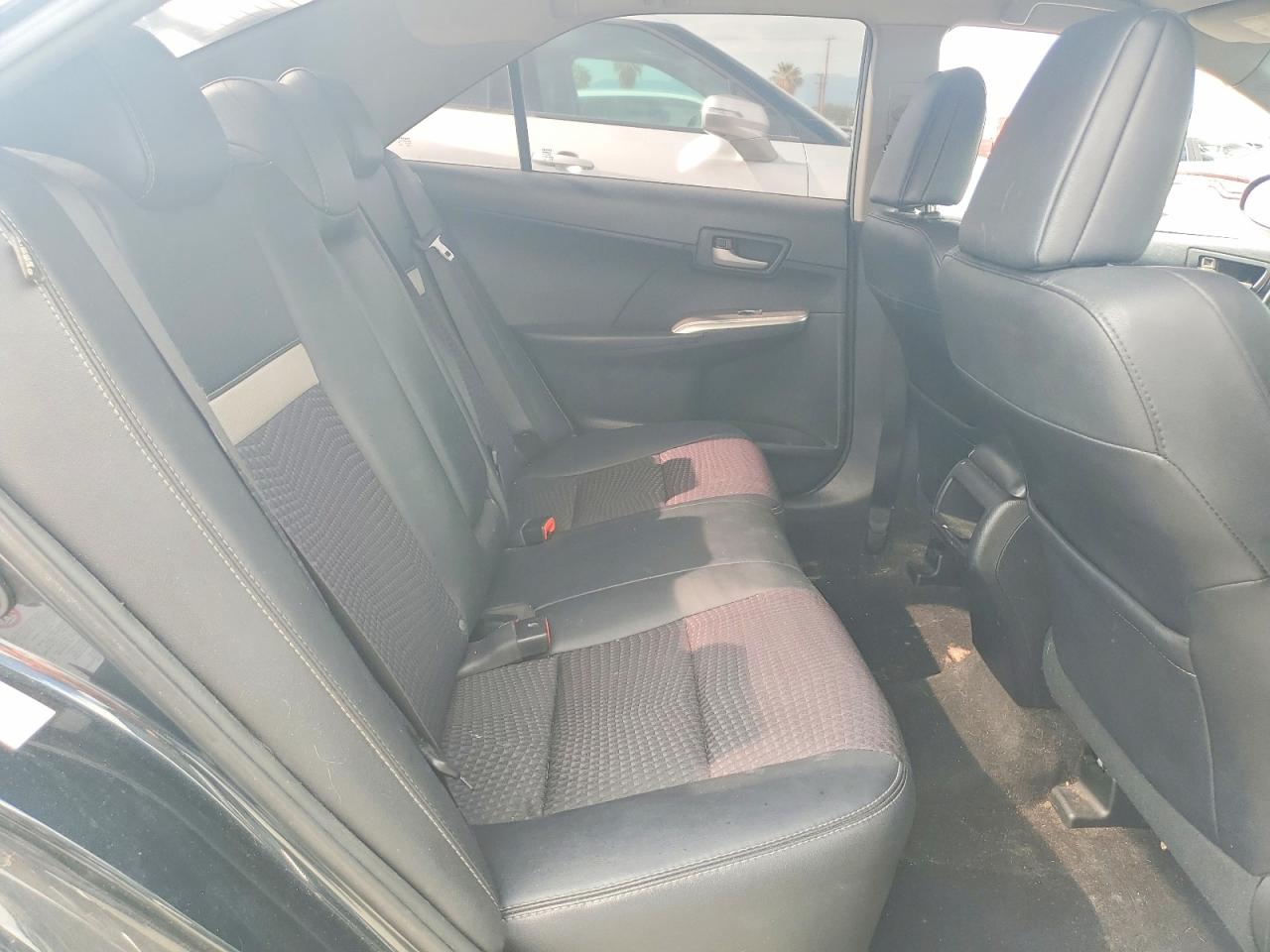 2014 TOYOTA CAMRY SE photo 19