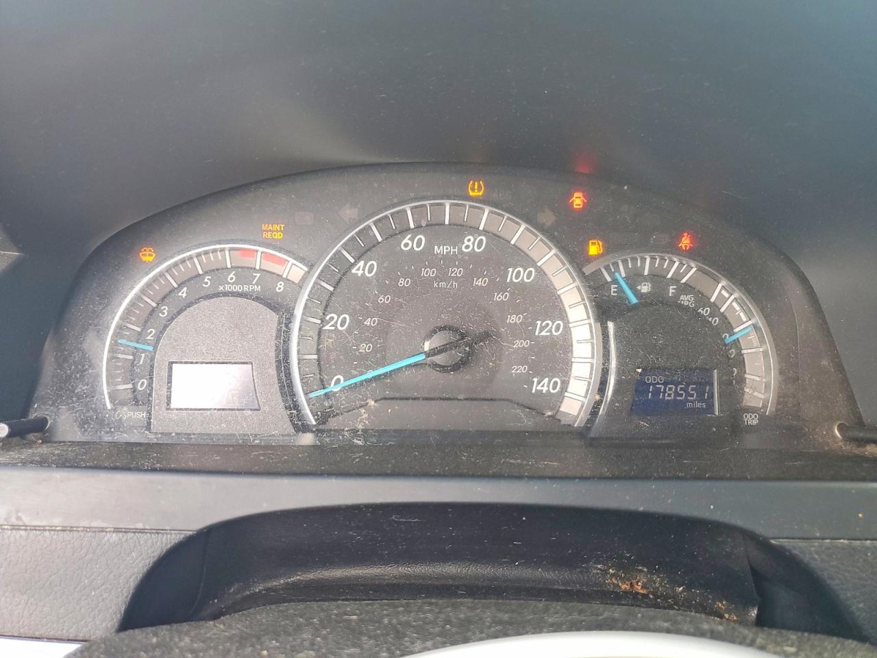 2014 TOYOTA CAMRY SE photo 17