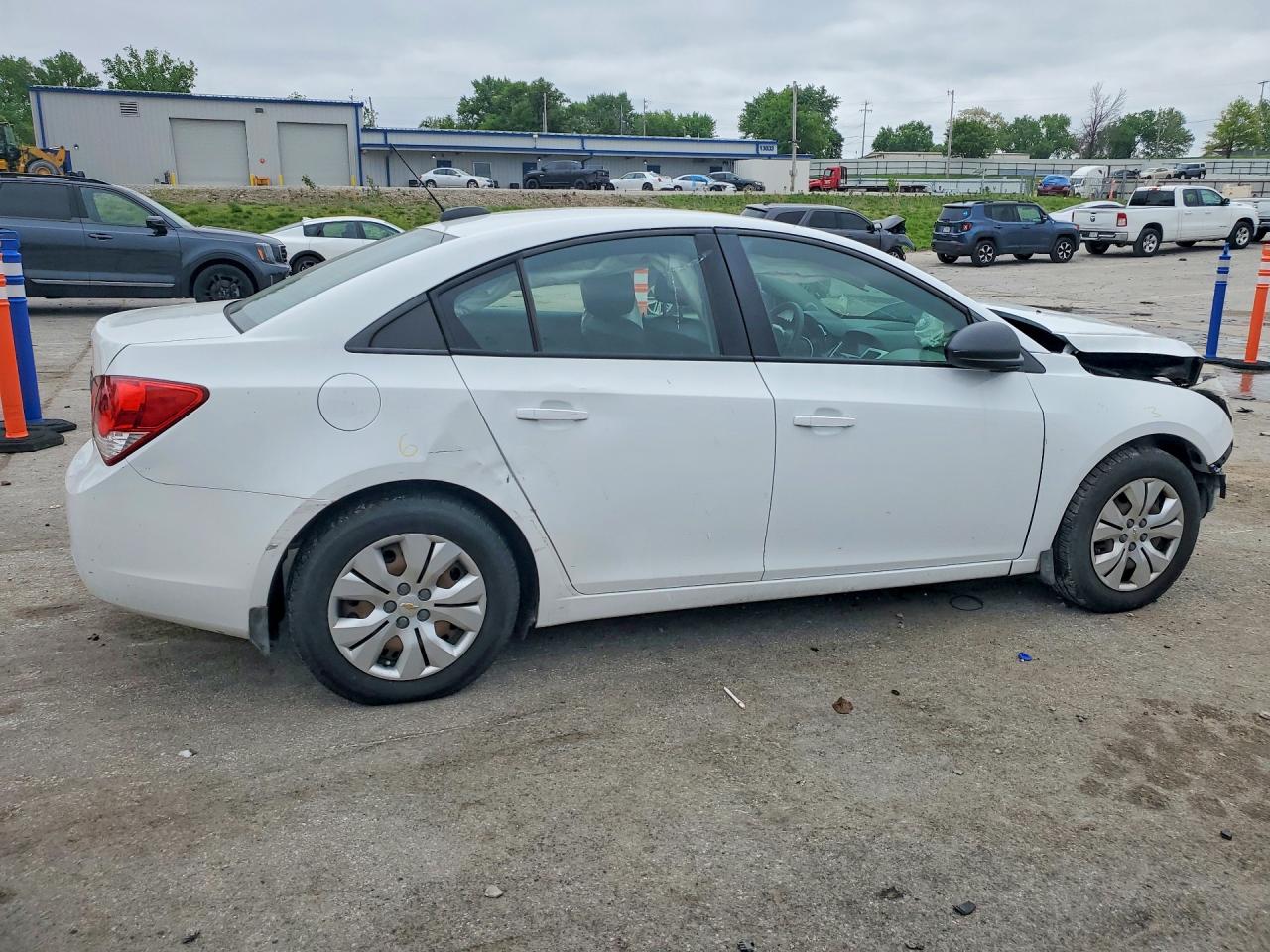 2016 CHEVROLET CRUZE LIMITED LS photo 7