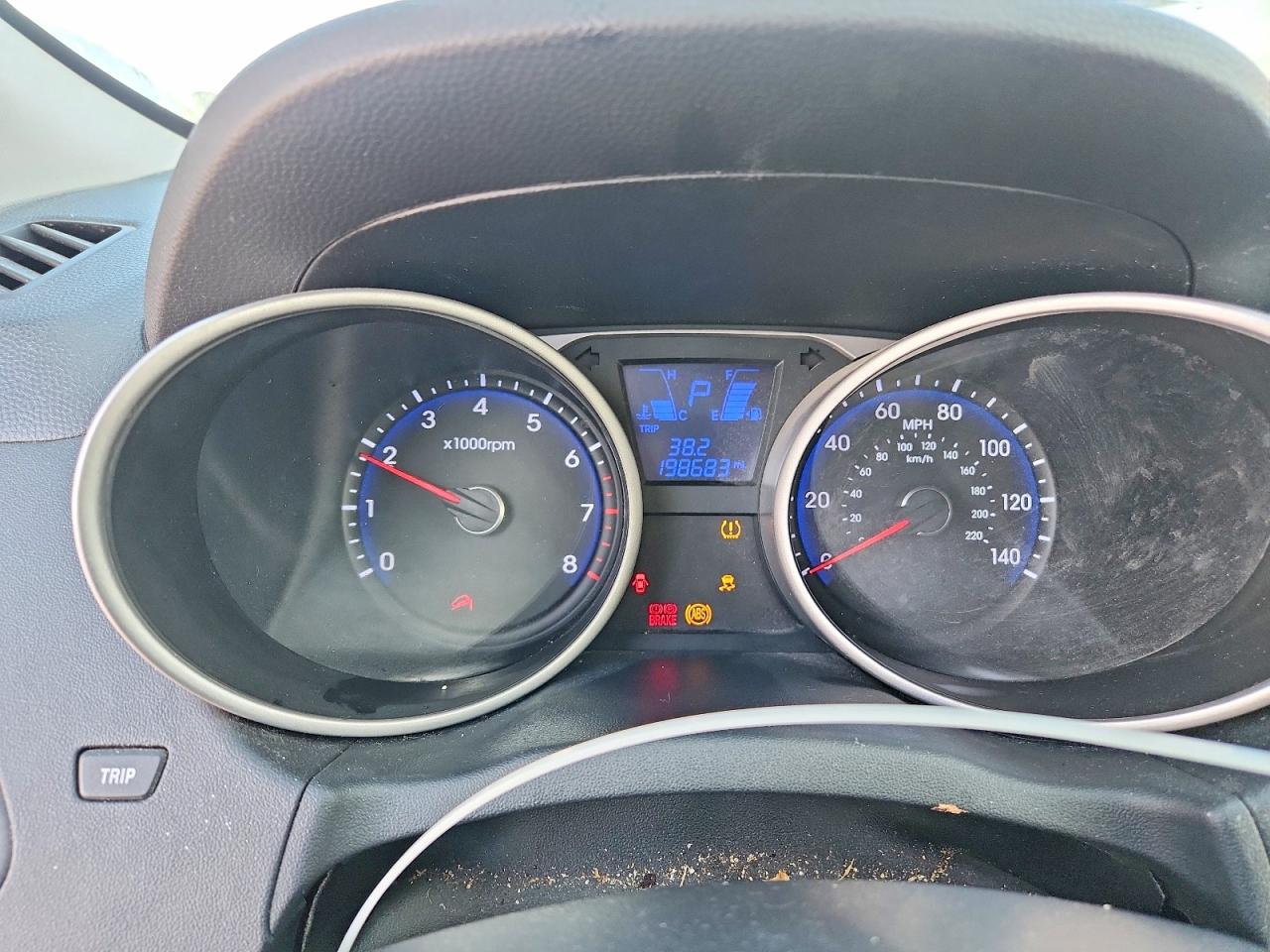 2013 HYUNDAI TUCSON GL photo 17