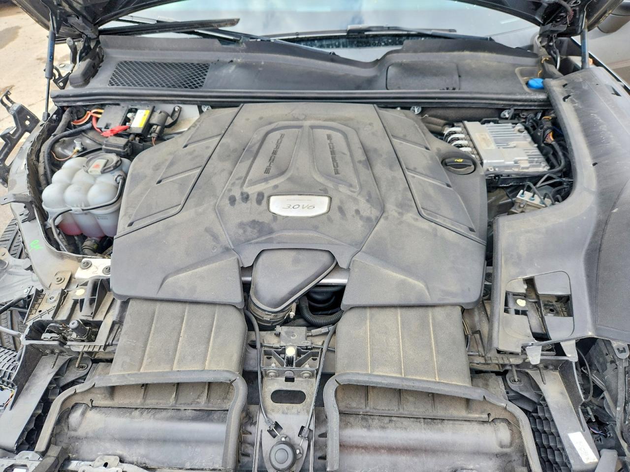 2019 PORSCHE CAYENNE photo 21