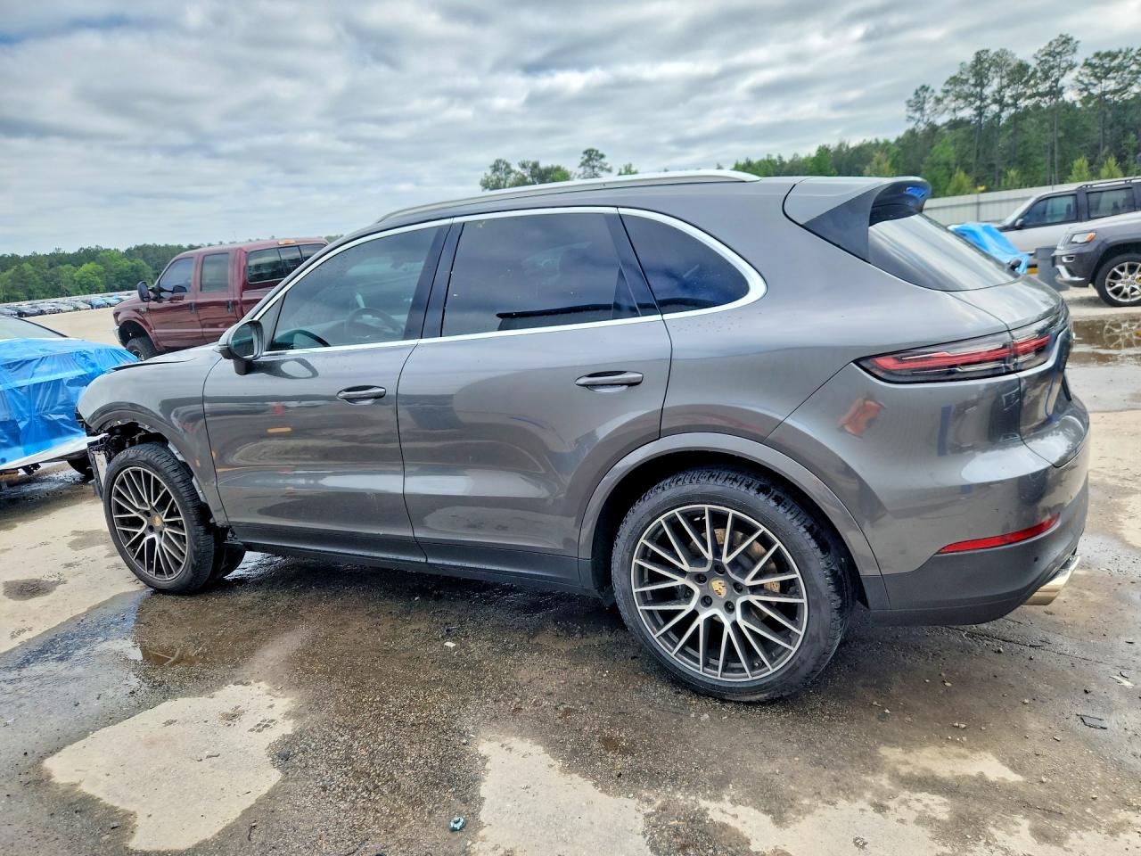 2019 PORSCHE CAYENNE photo 3
