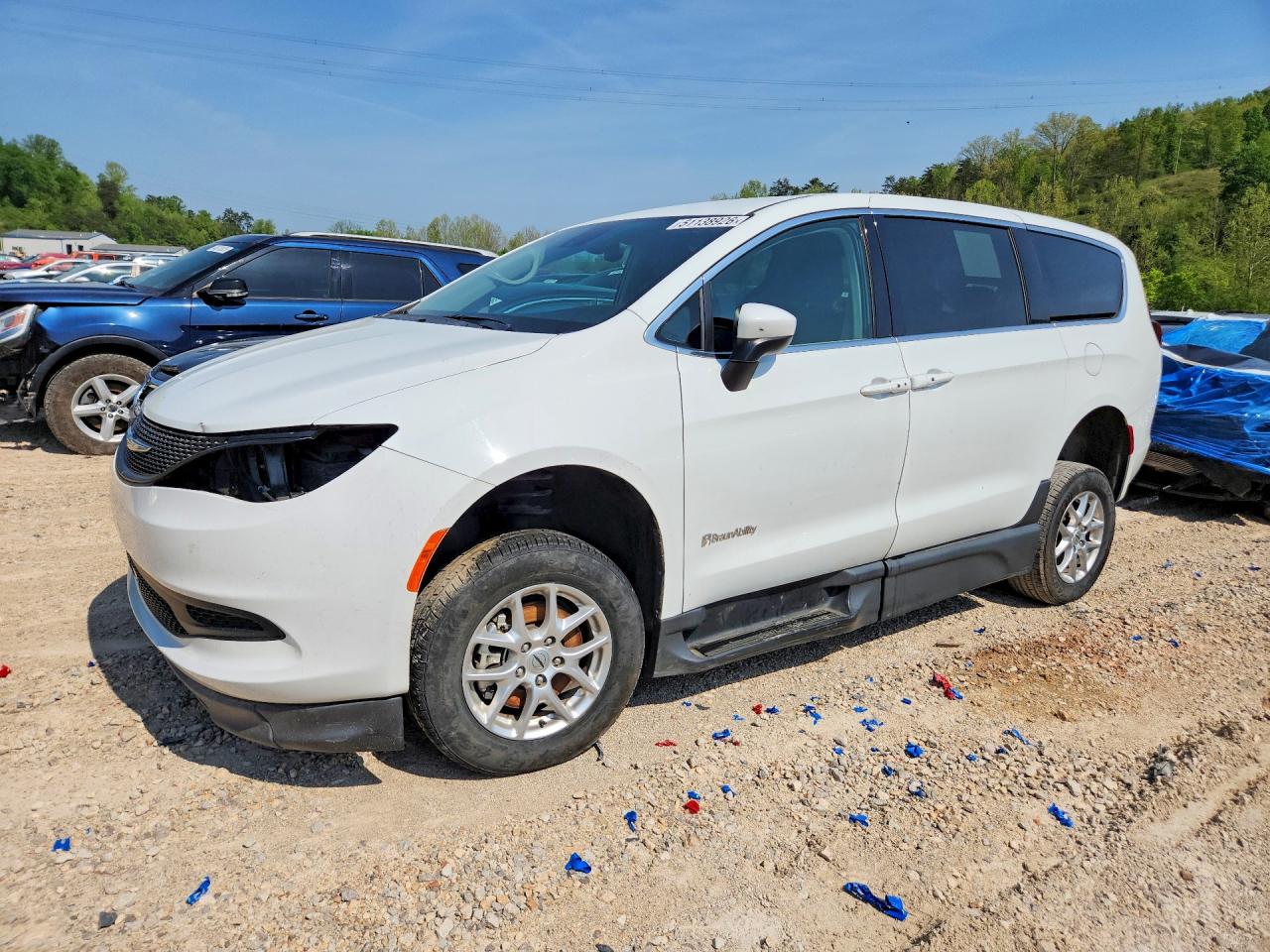2023 CHRYSLER VOYAGER
