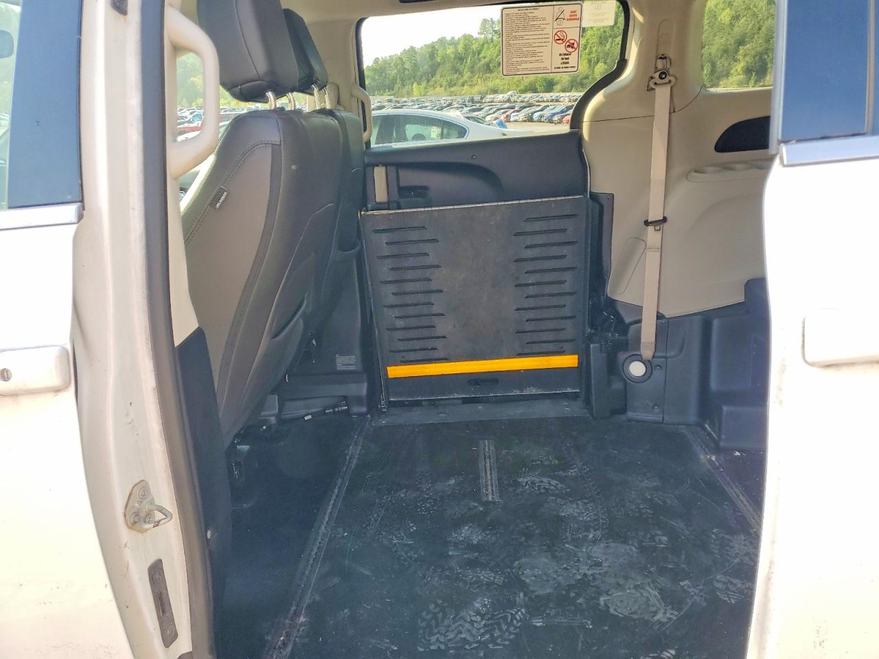2023 CHRYSLER VOYAGER LX photo 21
