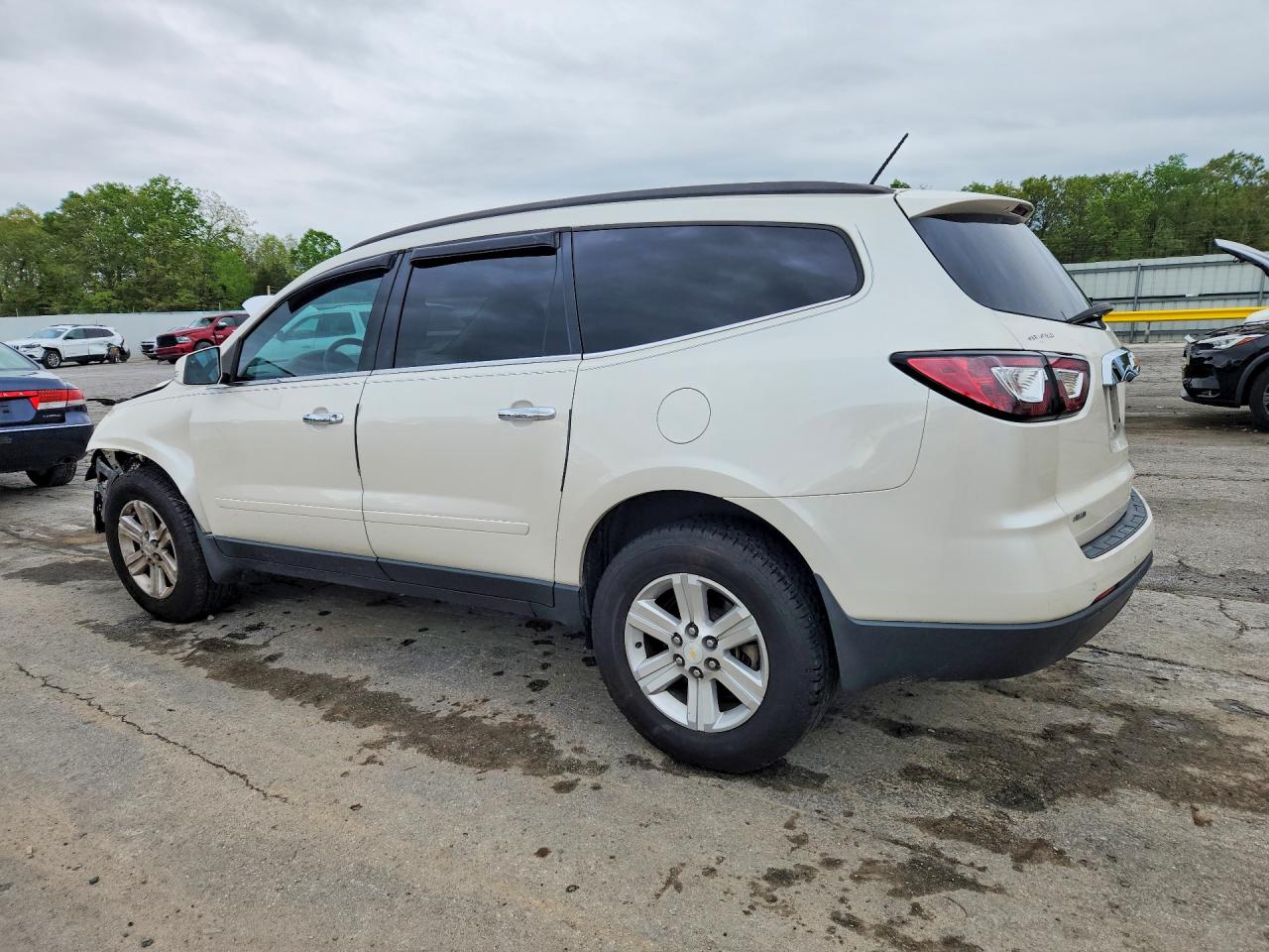 2014 CHEVROLET TRAVERSE LT photo 3