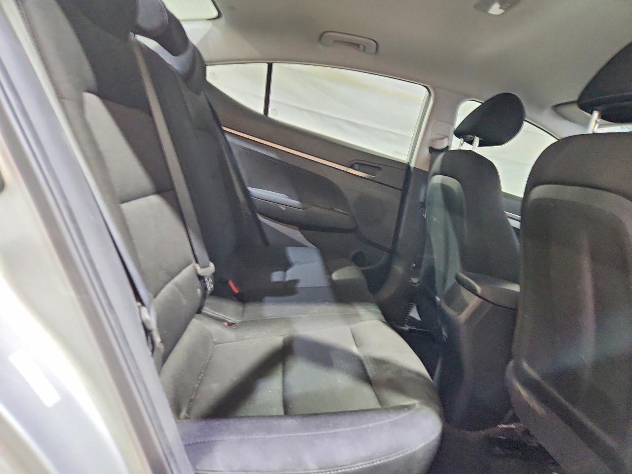 2018 HYUNDAI ELANTRA SE photo 28