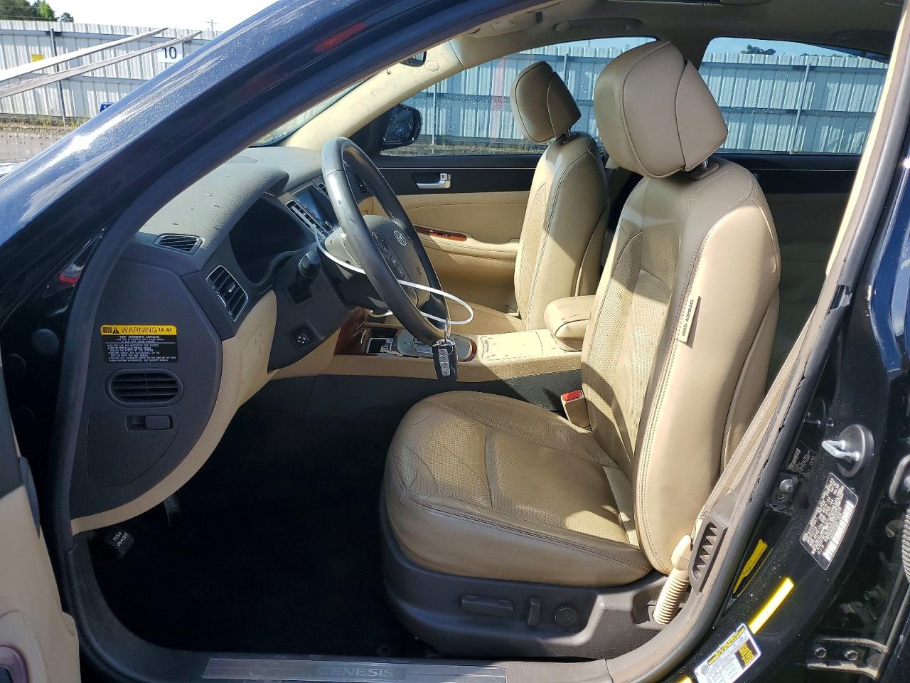 2013 HYUNDAI GENESIS 3.8L photo 19