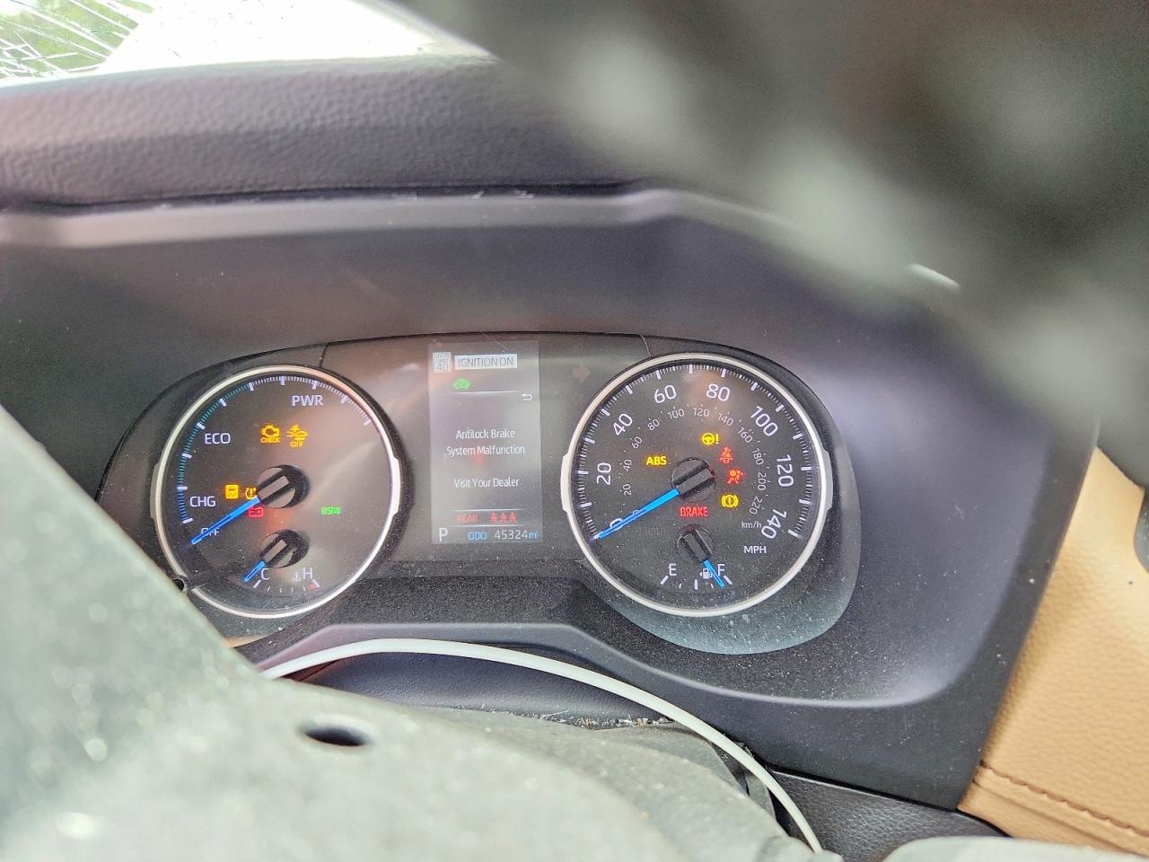 2021 TOYOTA RAV4 XLE photo 25