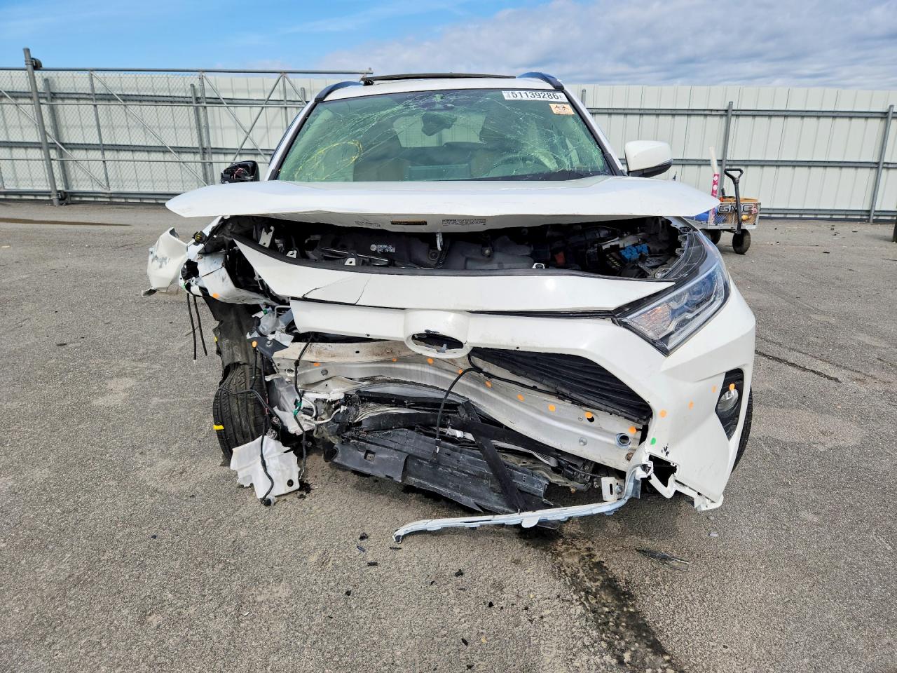 2021 TOYOTA RAV4 XLE photo 13