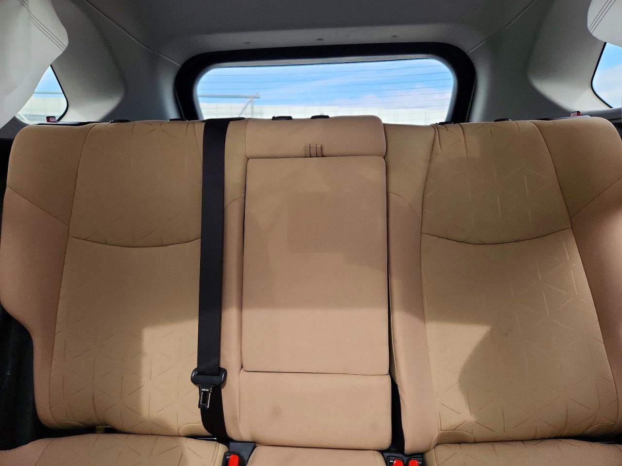 2021 TOYOTA RAV4 XLE photo 28