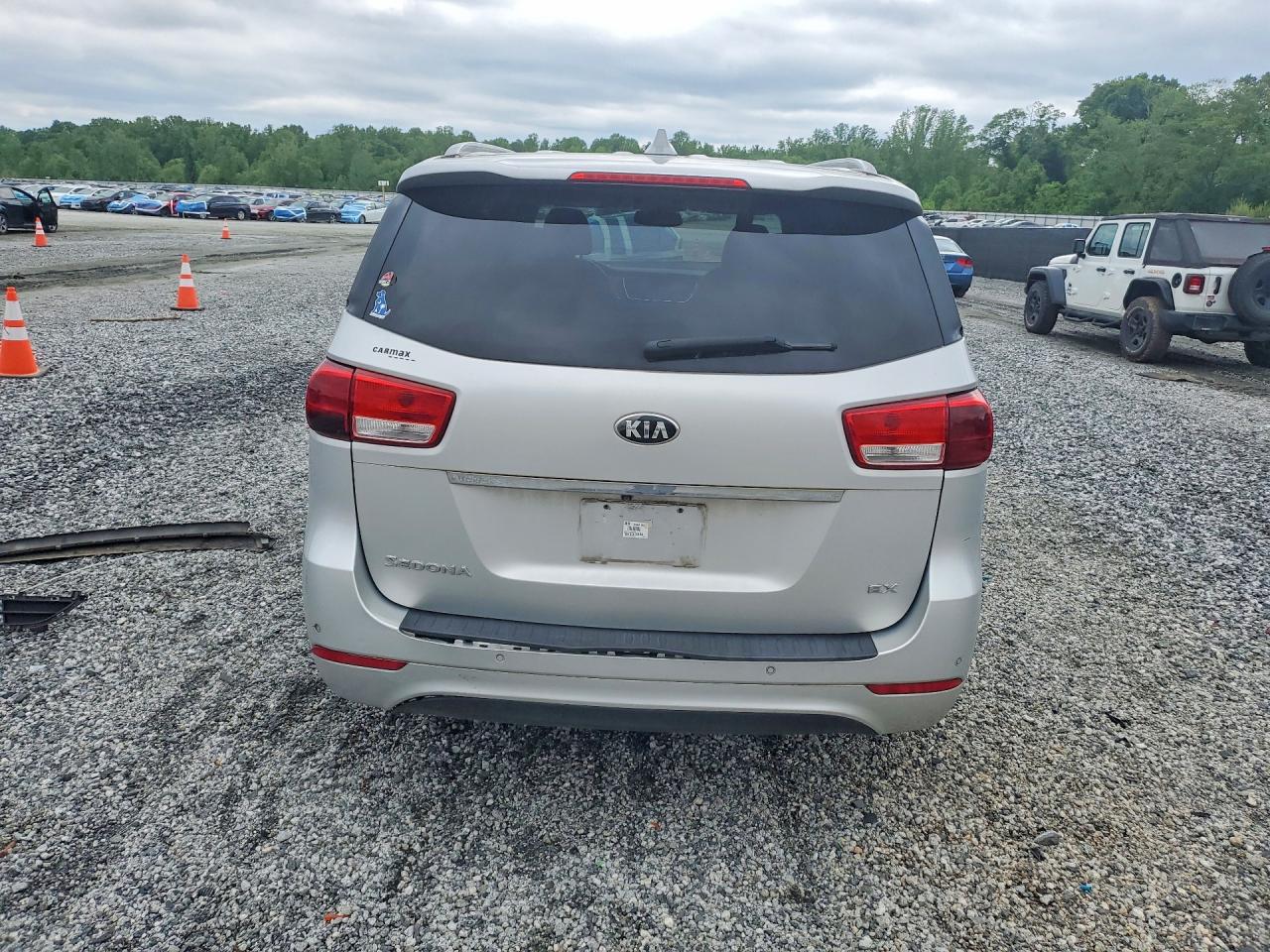 2016 KIA SEDONA EX photo 11