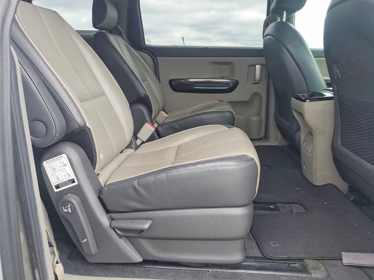 2016 KIA SEDONA EX photo 21
