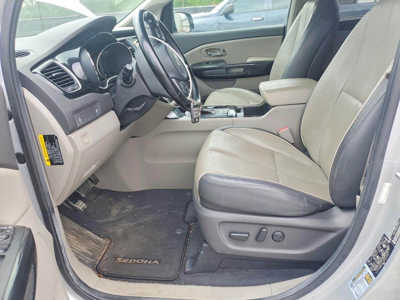 2016 KIA SEDONA EX photo 13