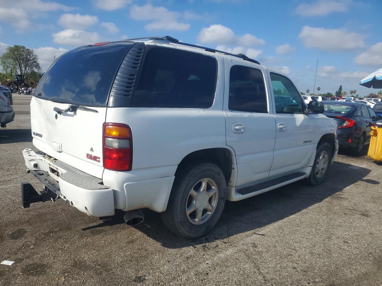 2004 GMC YUKON DENALI photo 5
