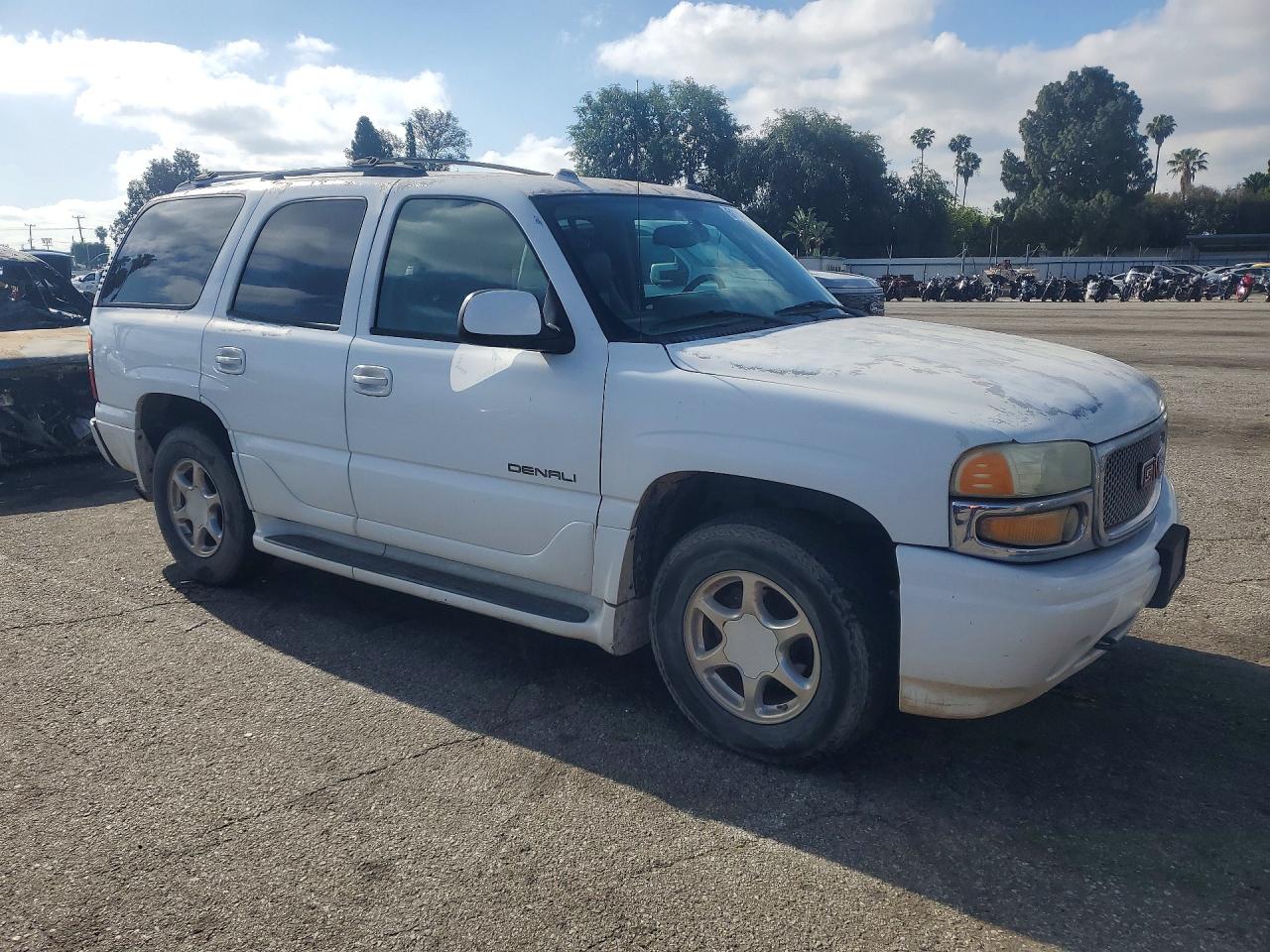 2004 GMC YUKON DENALI photo 7