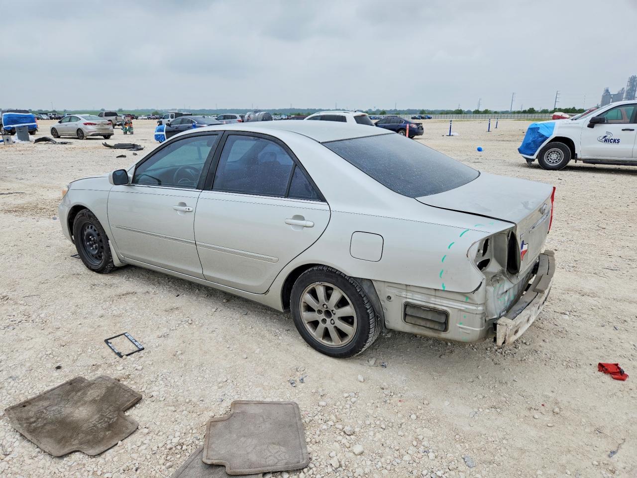 2003 TOYOTA CAMRY XLE V6 photo 3