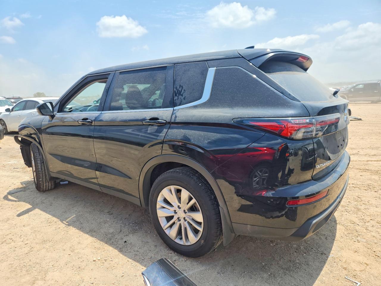 2025 MITSUBISHI OUTLANDER ES photo 3