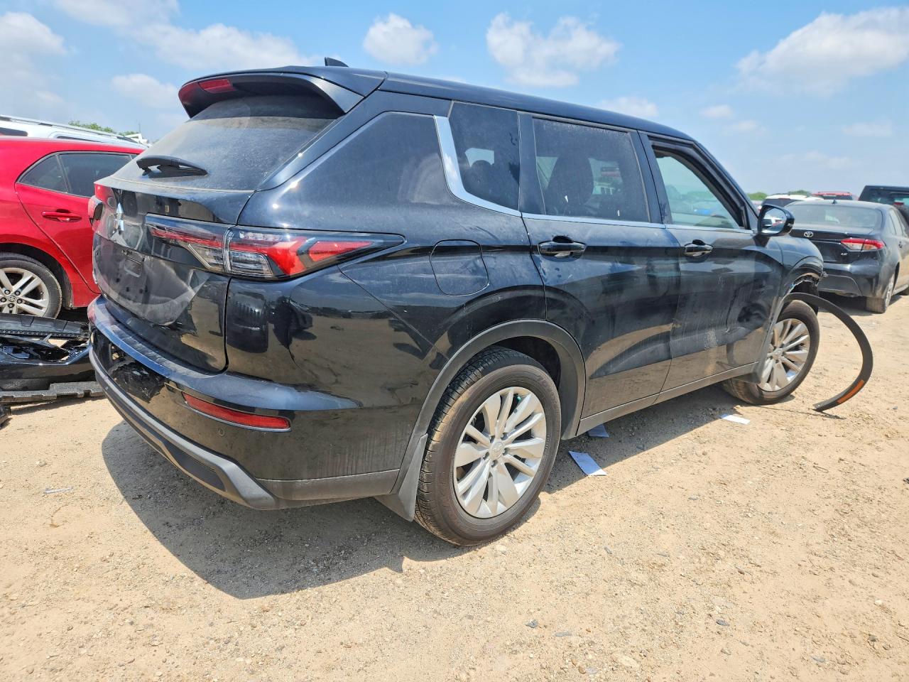 2025 MITSUBISHI OUTLANDER ES photo 5