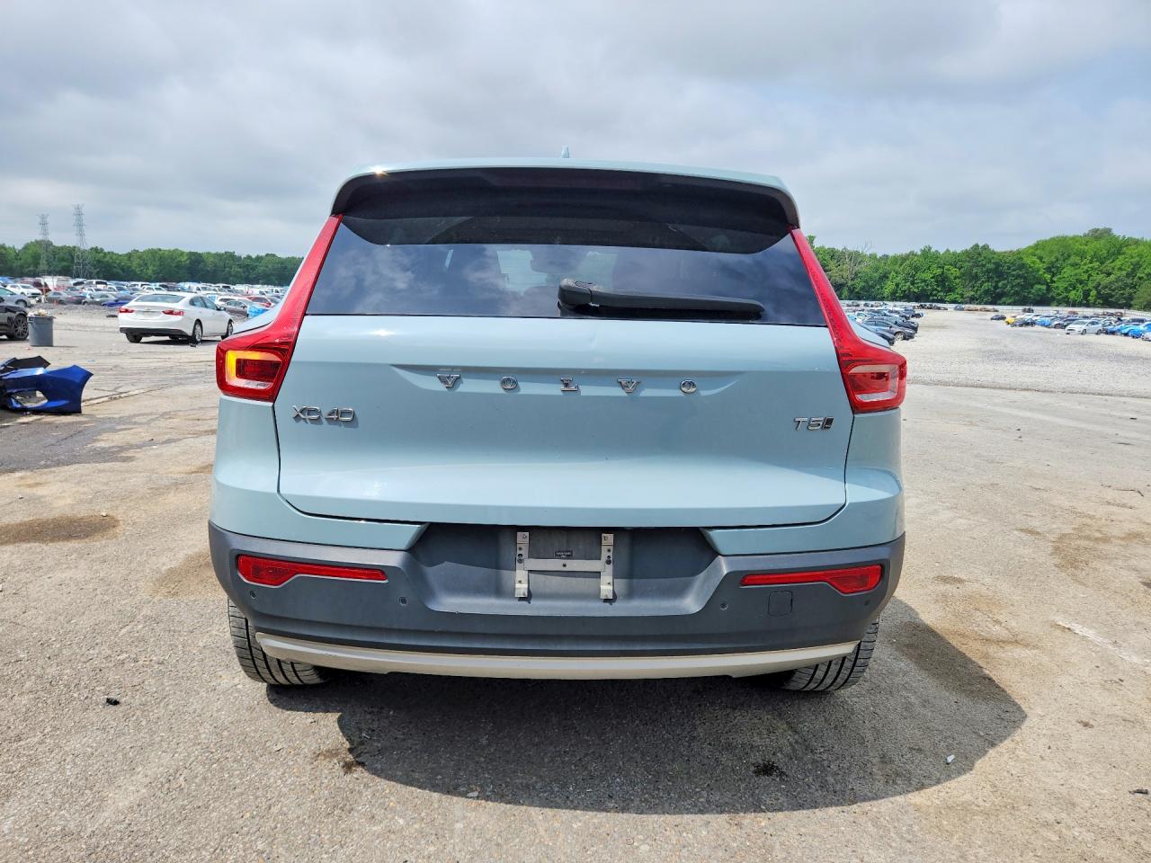 2019 VOLVO XC40 T5 MOMENTUM photo 16